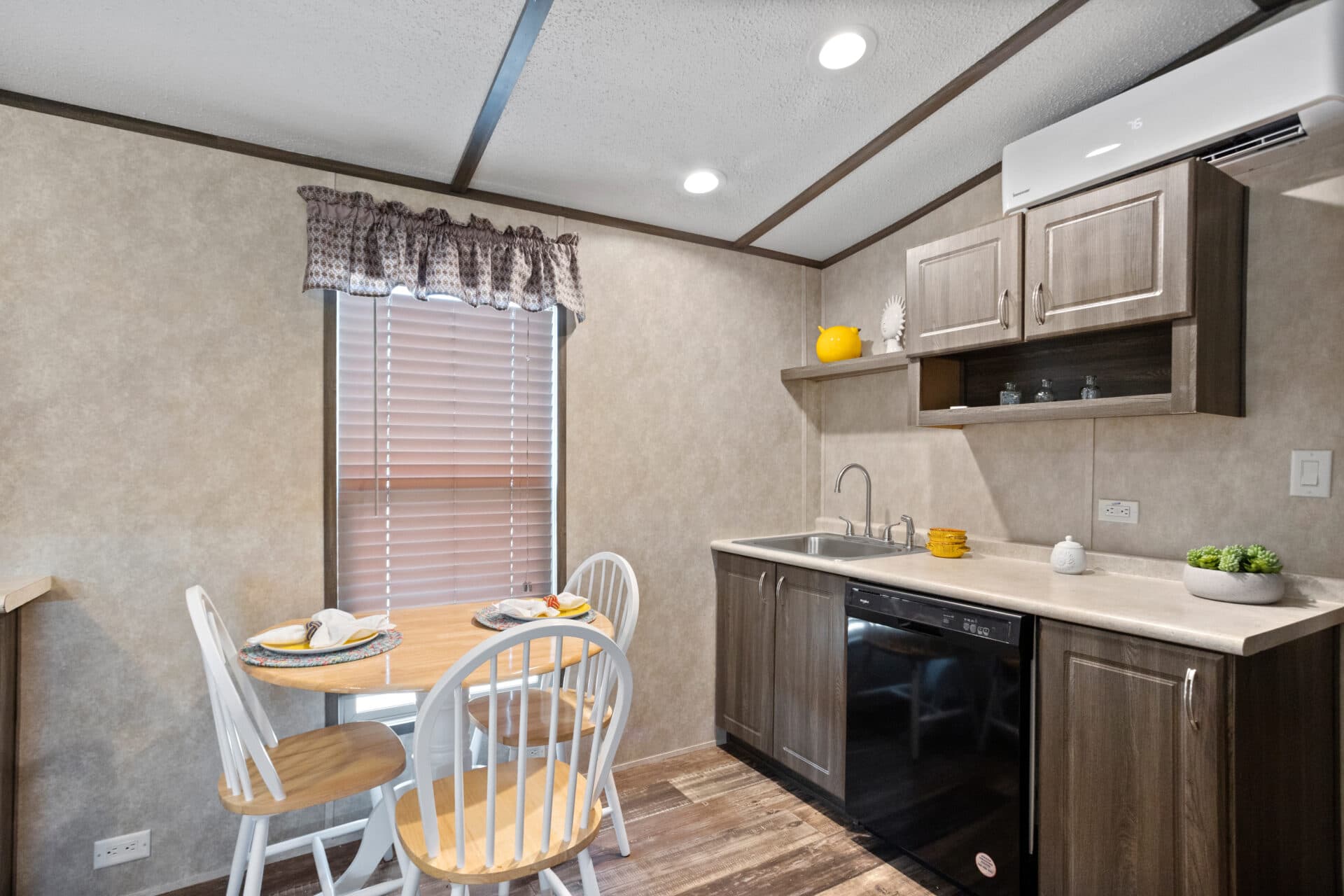 LG Tiny Home 12×36-11FLA - View 4